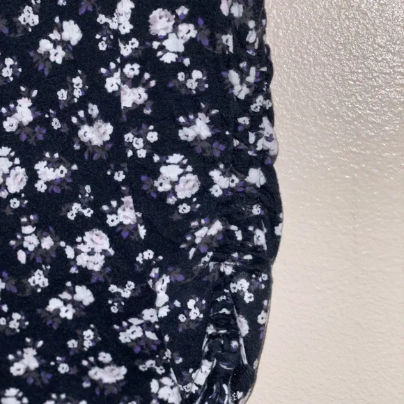 basic top💟 - Picture 2 of 3